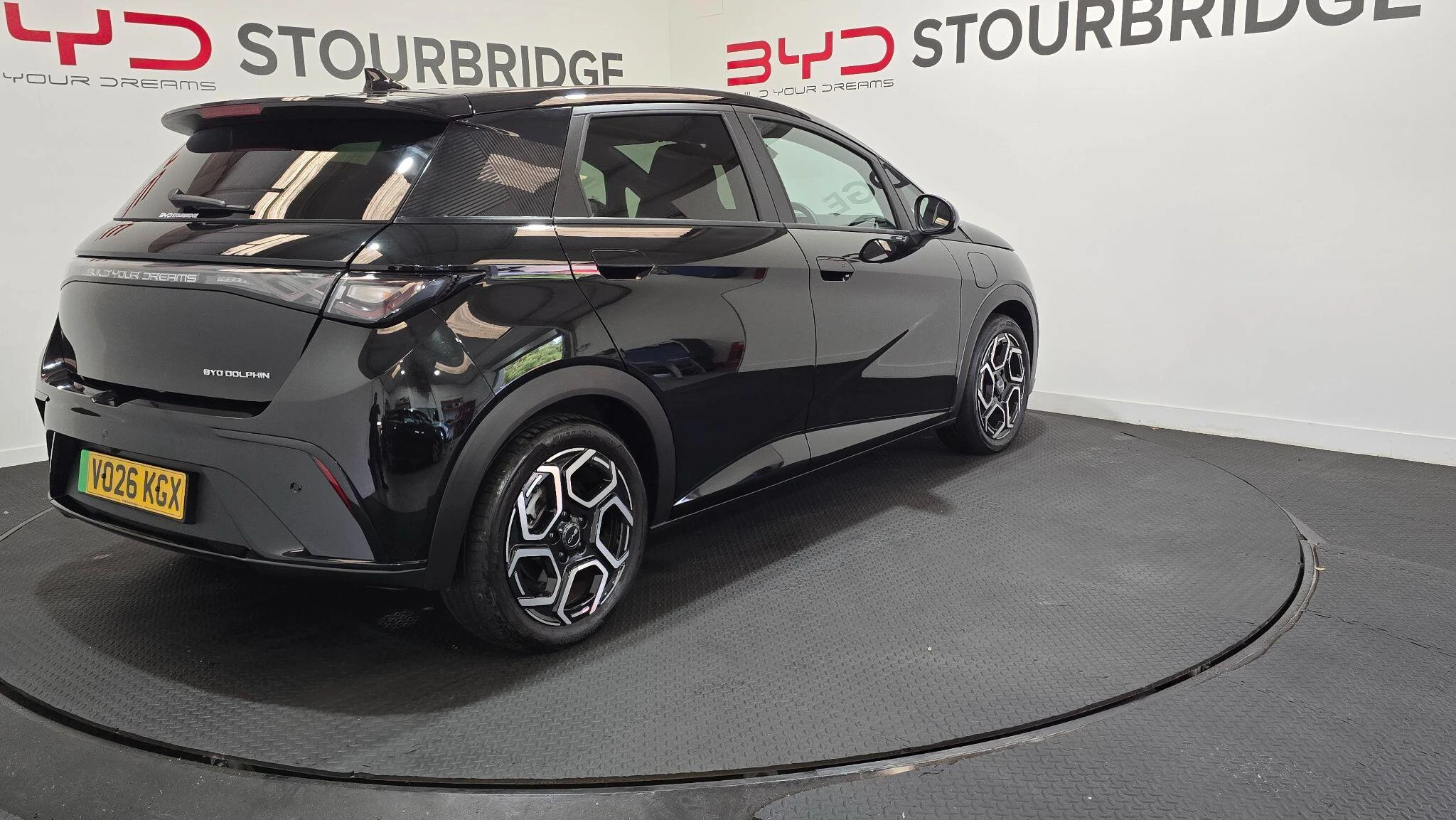 Vehicle image 16