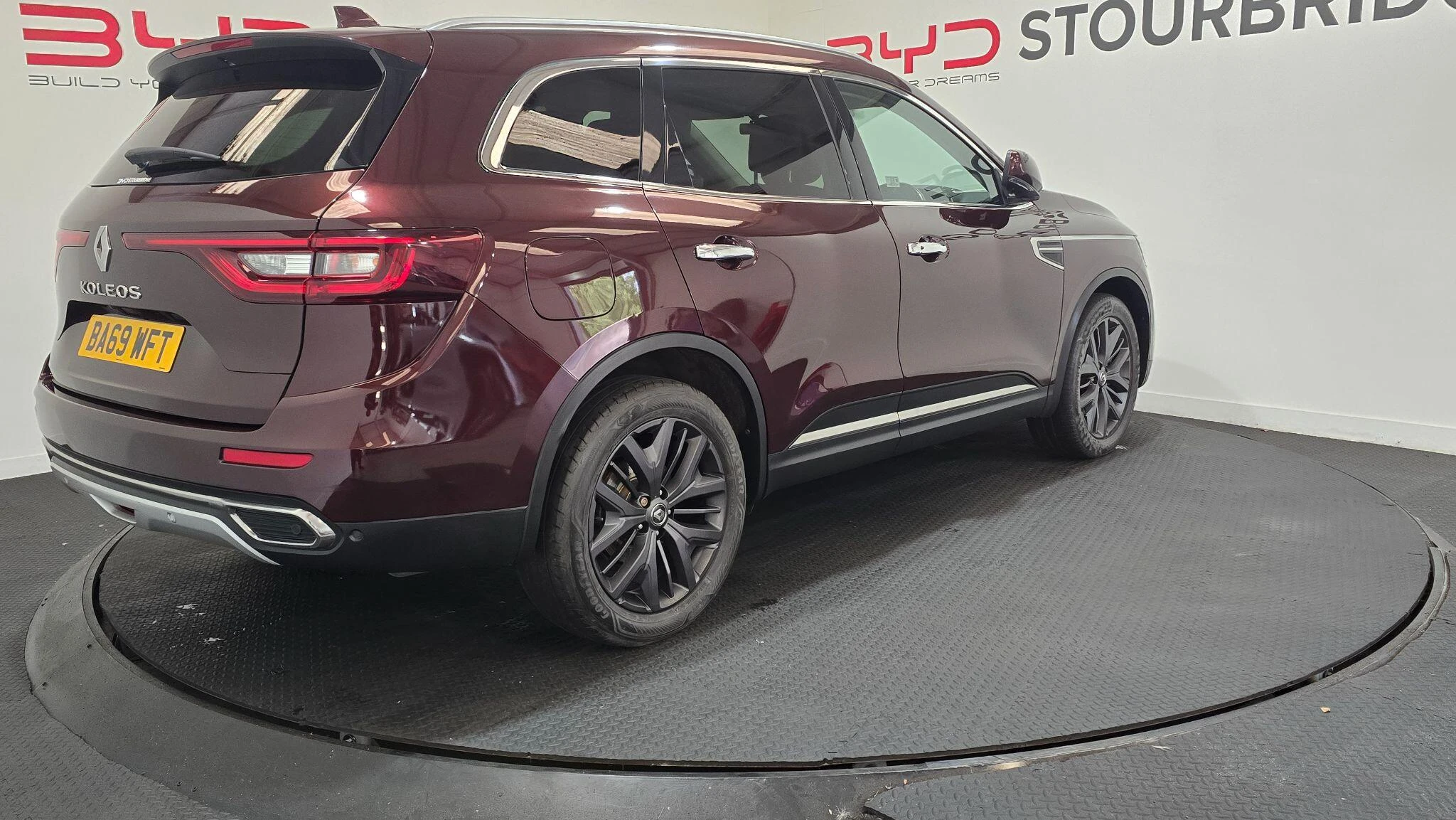 Vehicle image 18