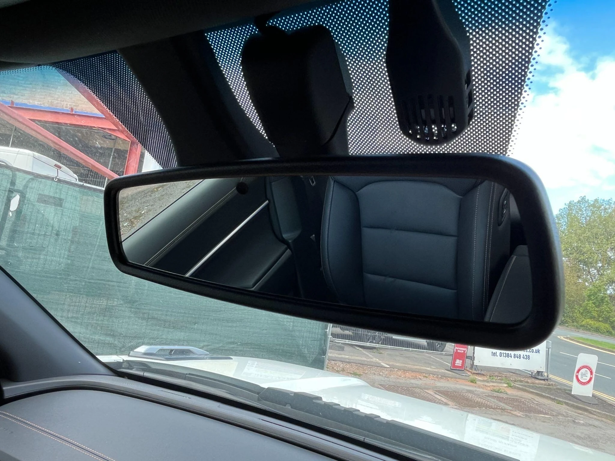 Vehicle image 27