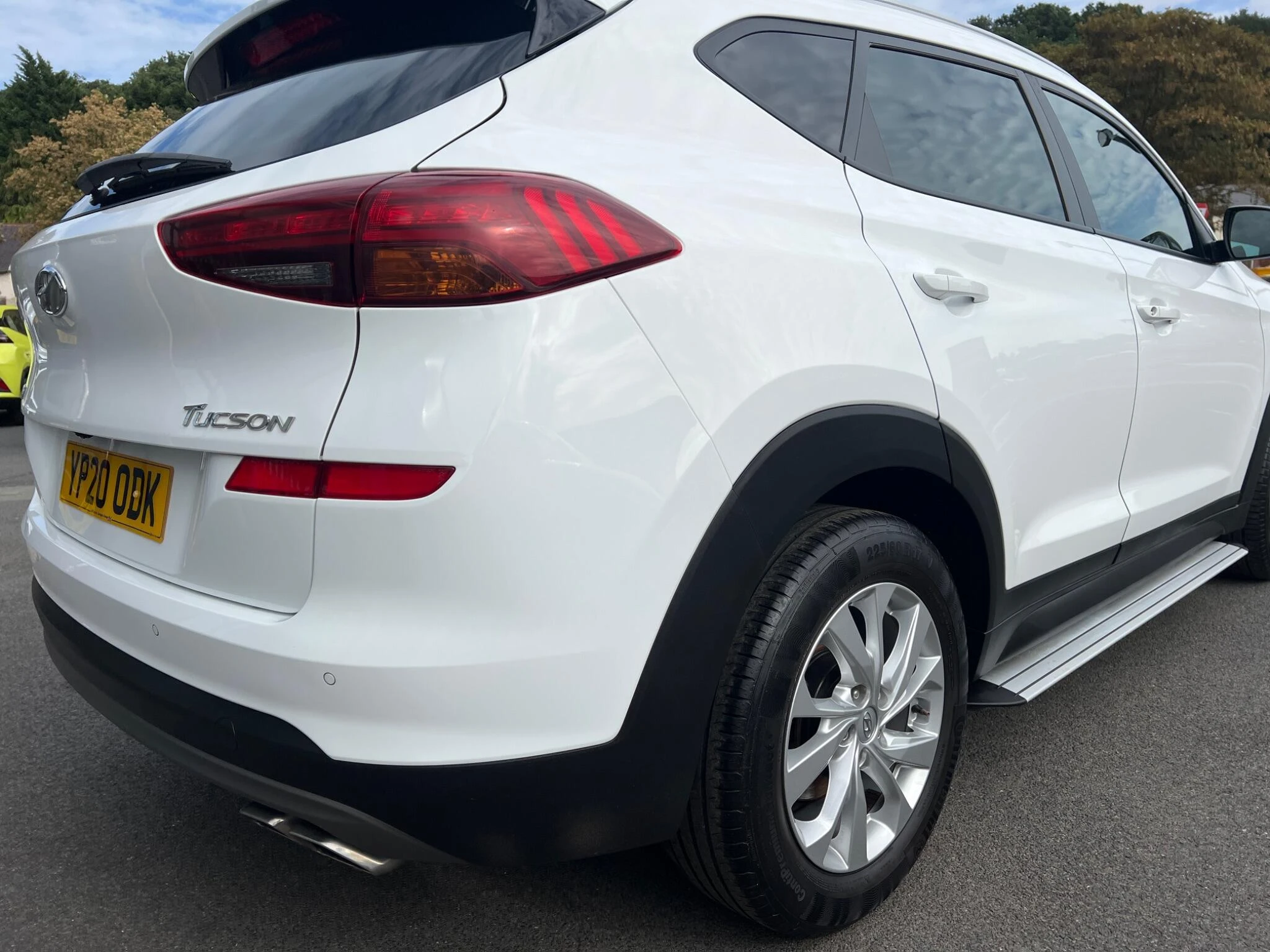 Vehicle image 17