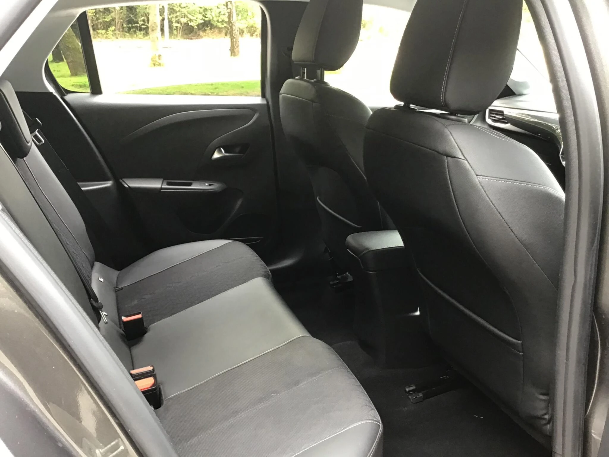 Vehicle image 28