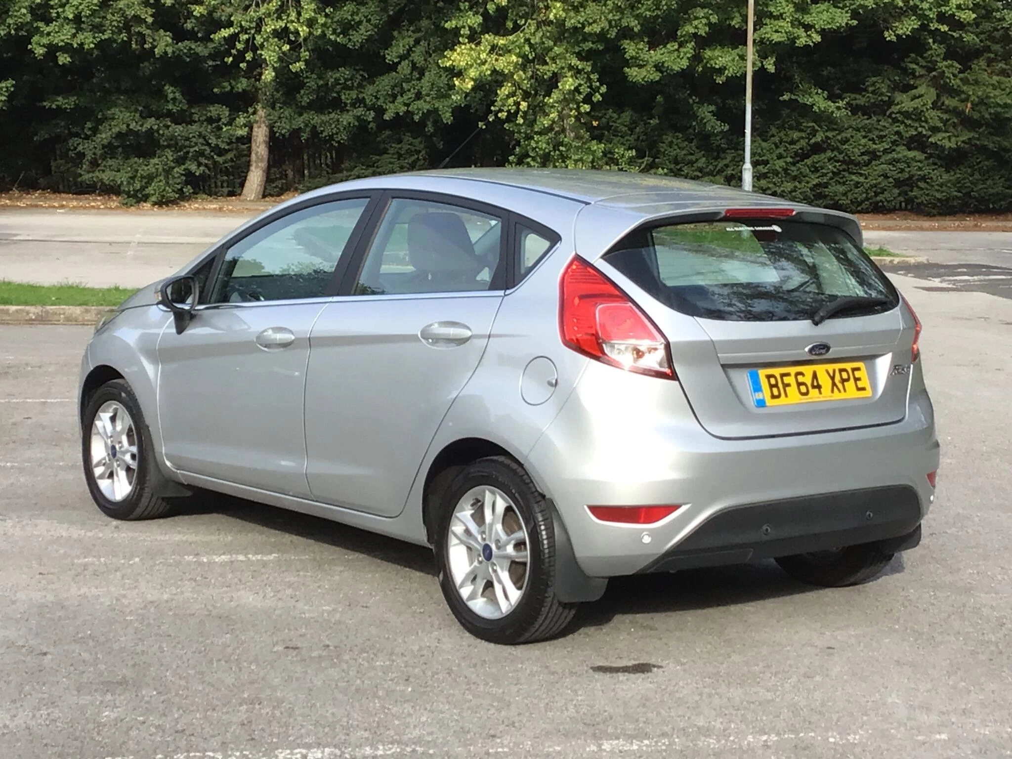 Vehicle image 5