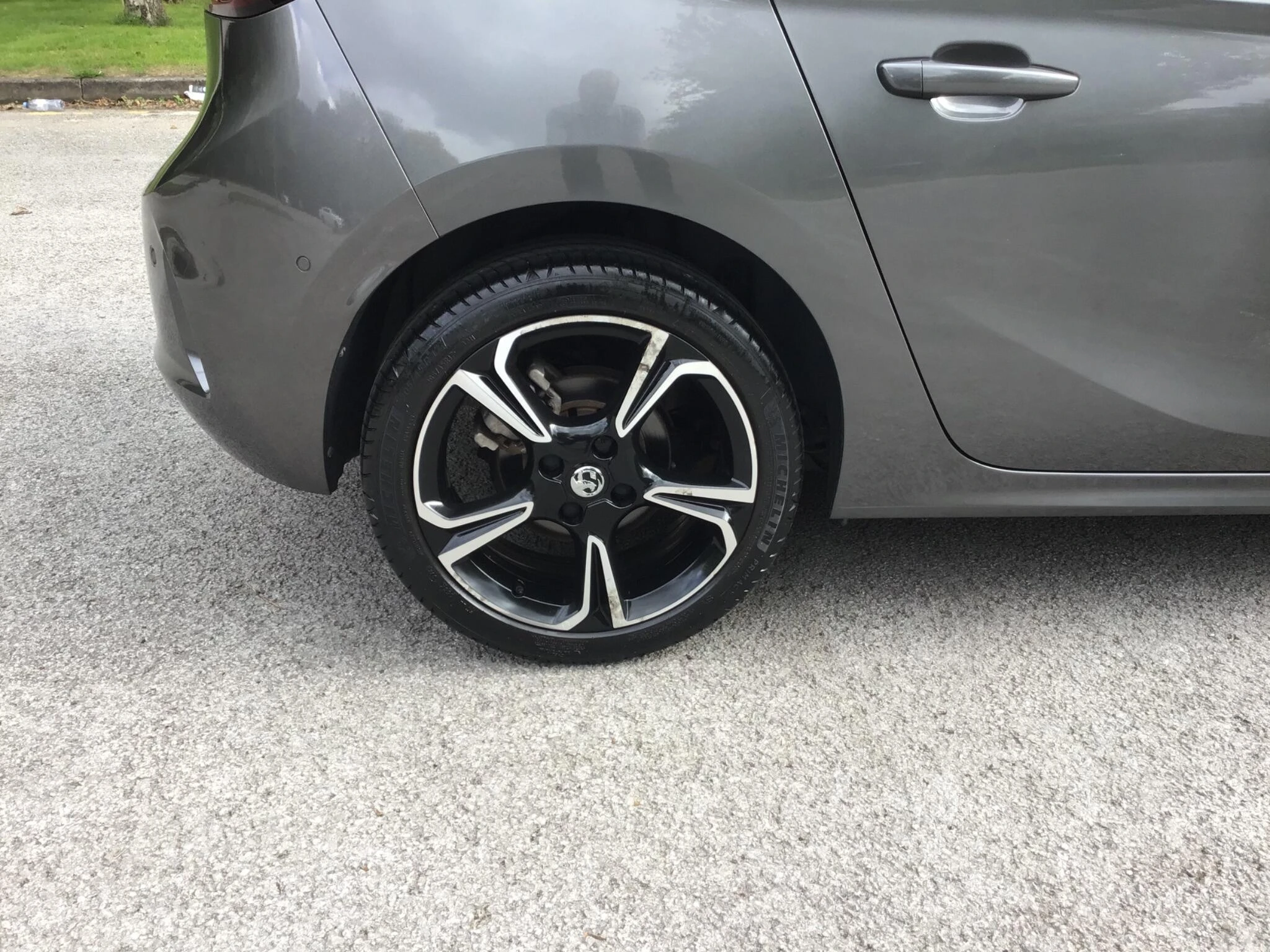 Vehicle image 13