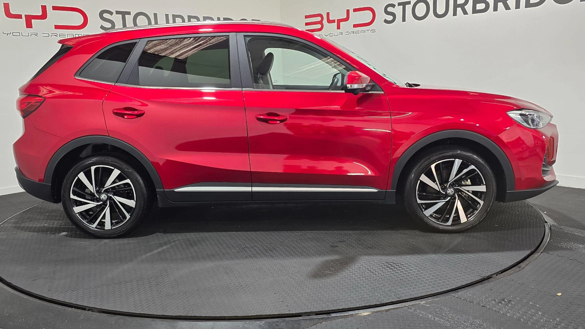 Vehicle image 15