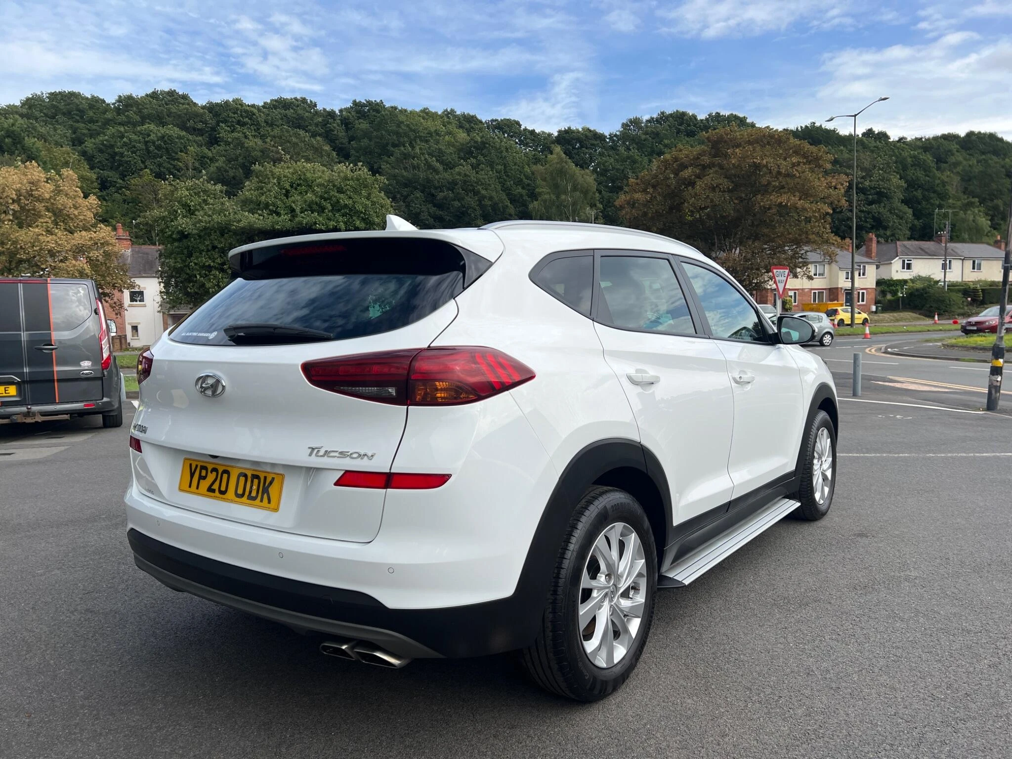 Vehicle image 15