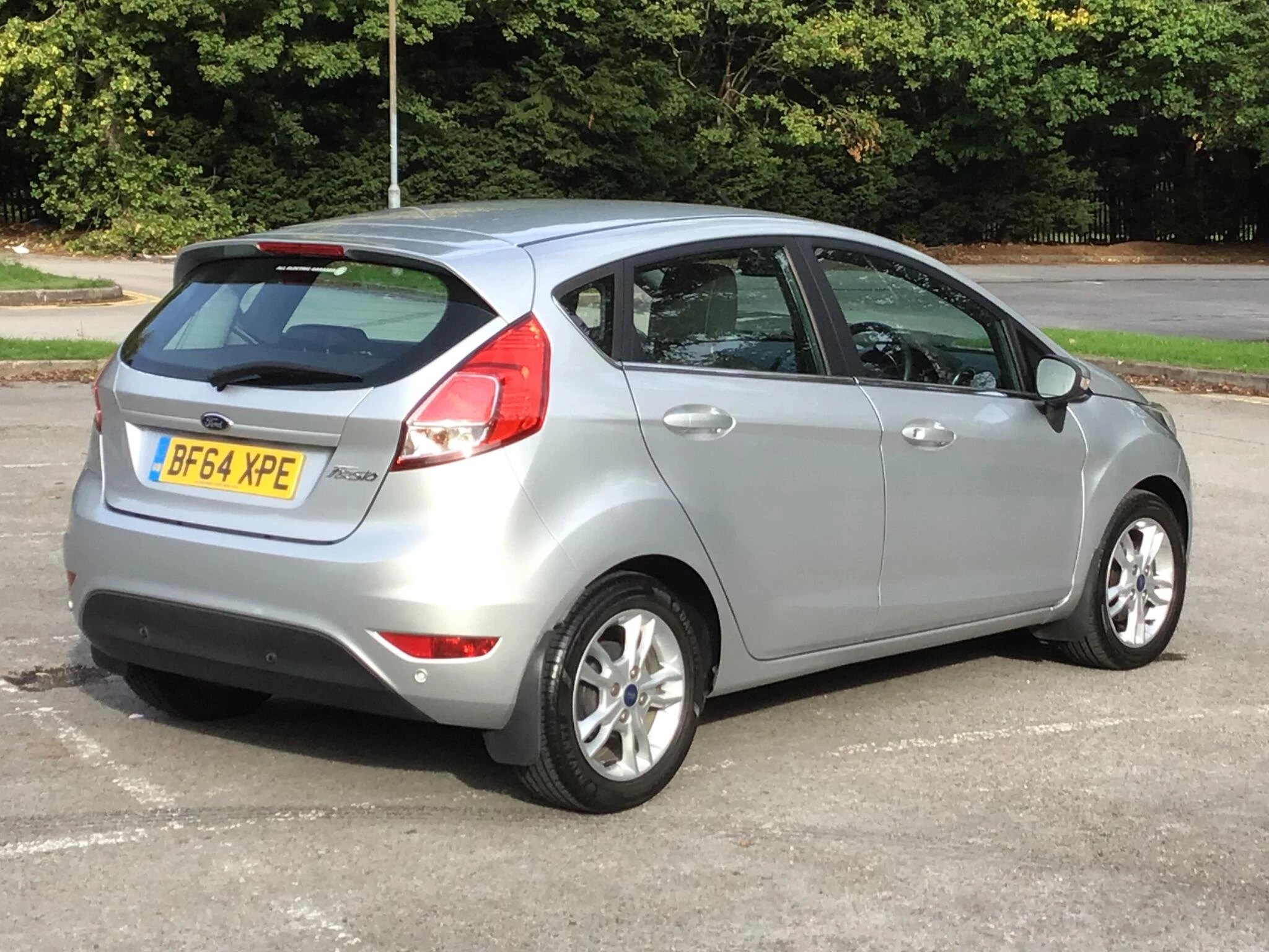 Vehicle image 3