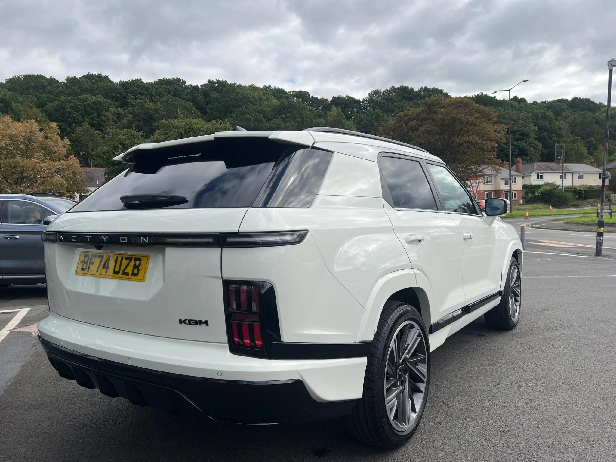 Vehicle image 15