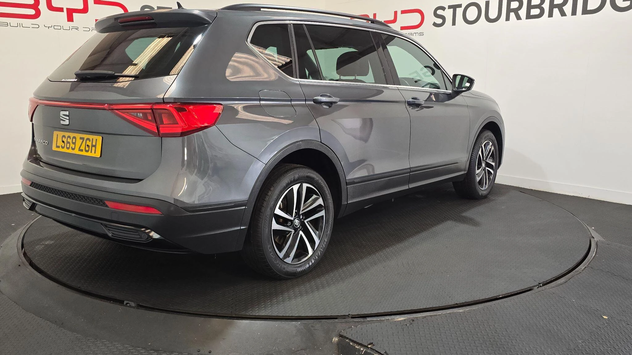 Vehicle image 18