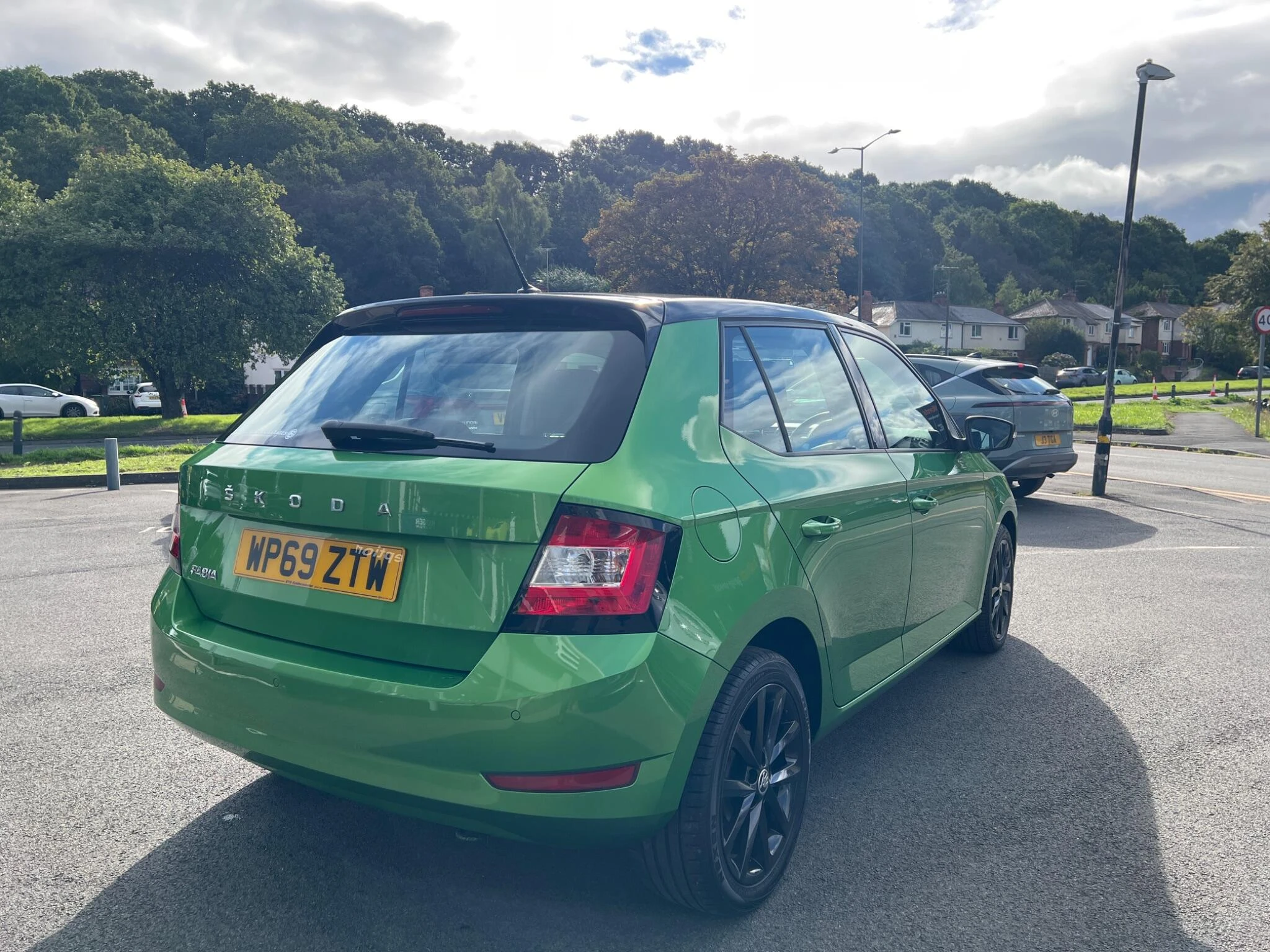 Vehicle image 15