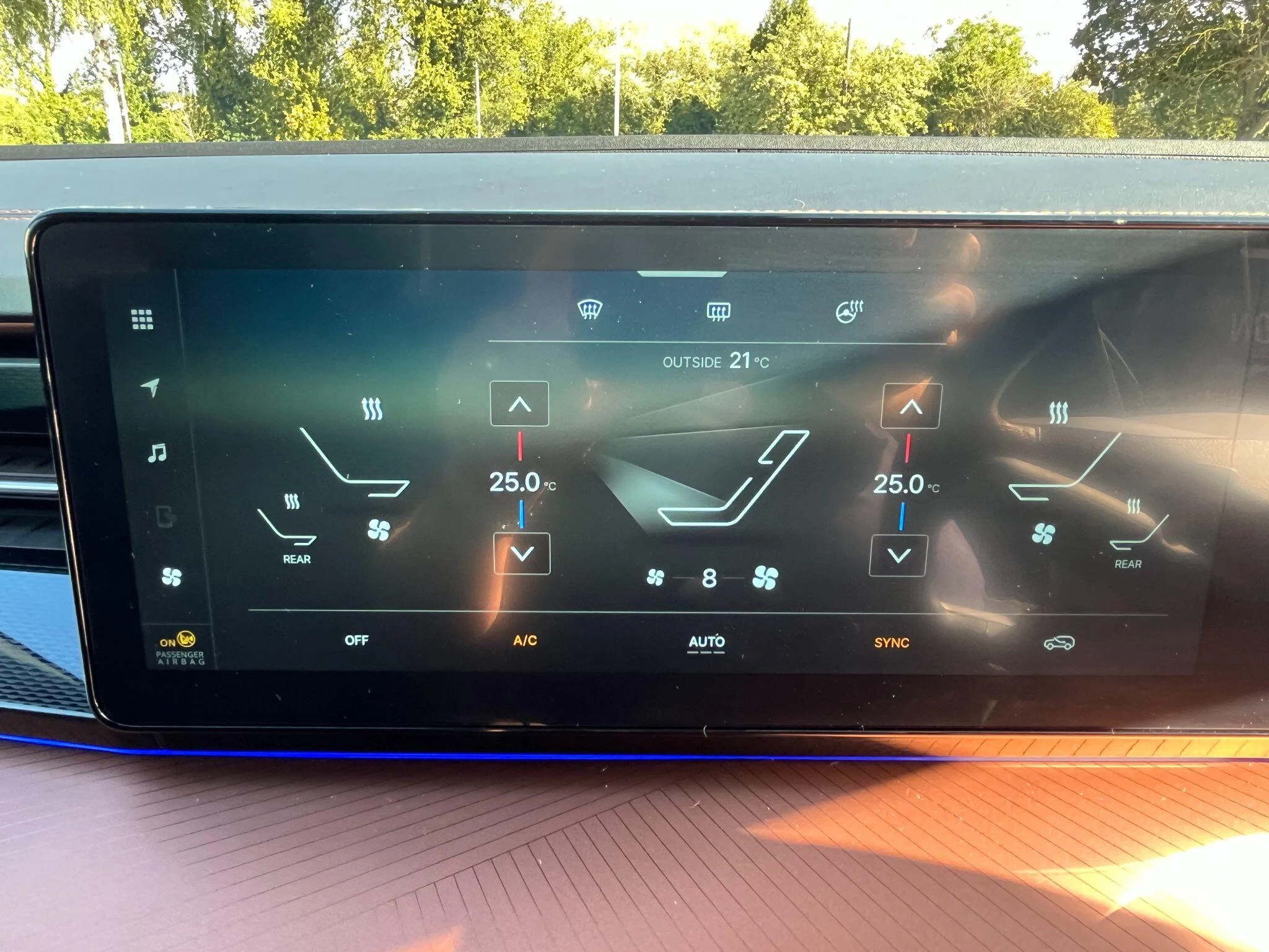 Vehicle image 32