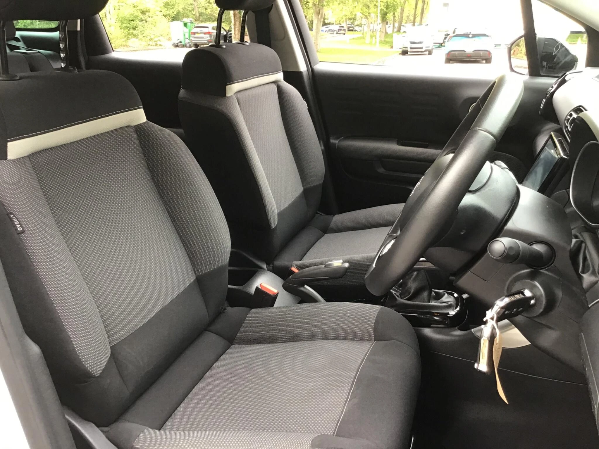 Vehicle image 30