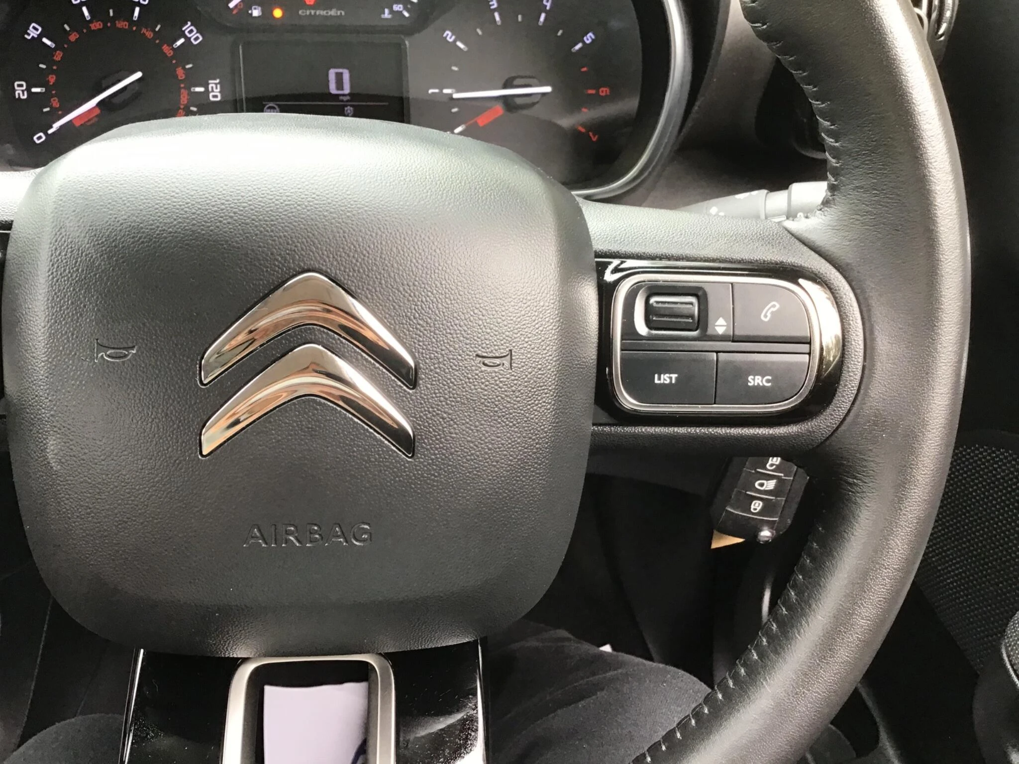Vehicle image 33