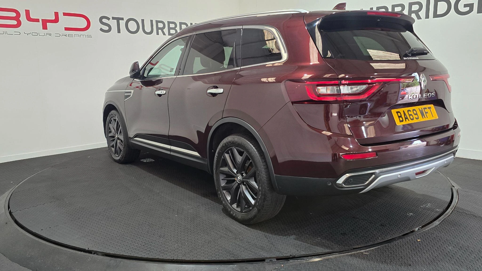 Vehicle image 4