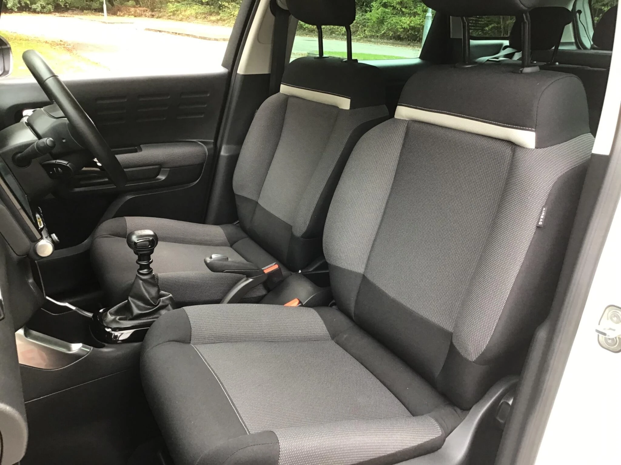 Vehicle image 20