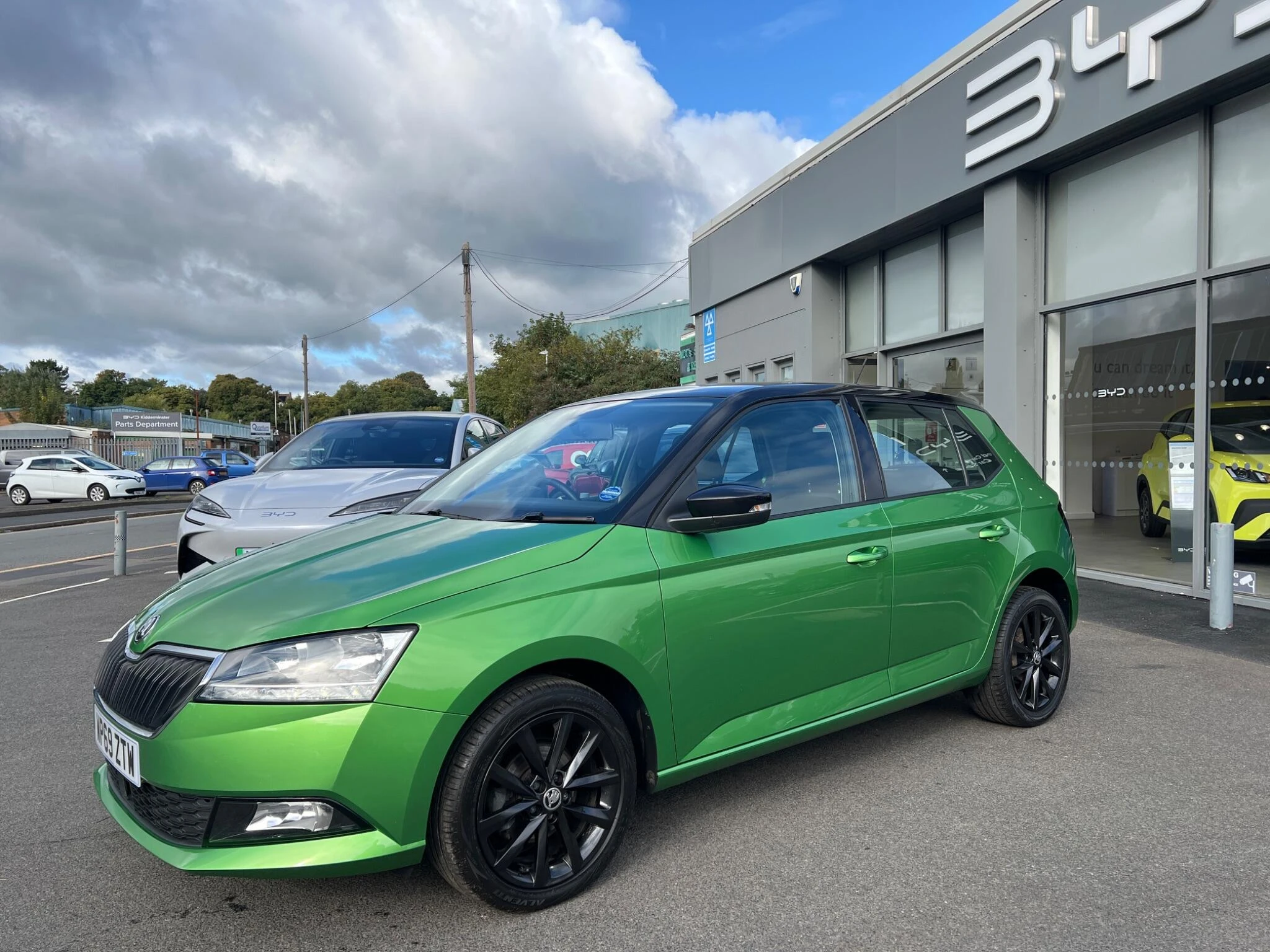 Vehicle image 7