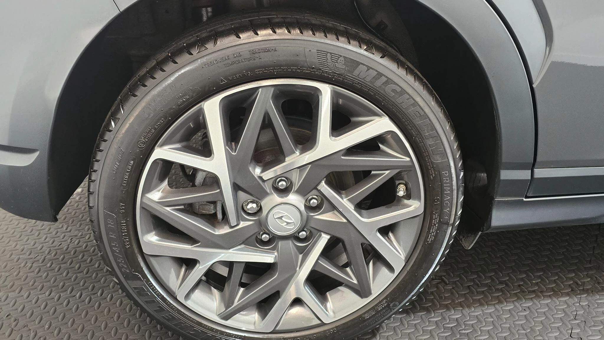 Vehicle image 33