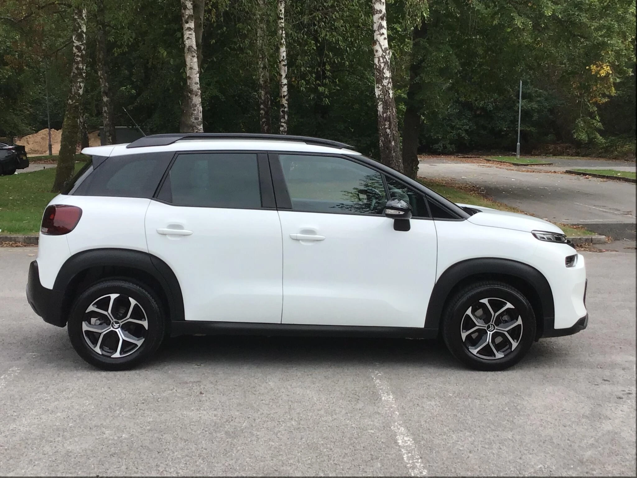 Vehicle thumbnail 2