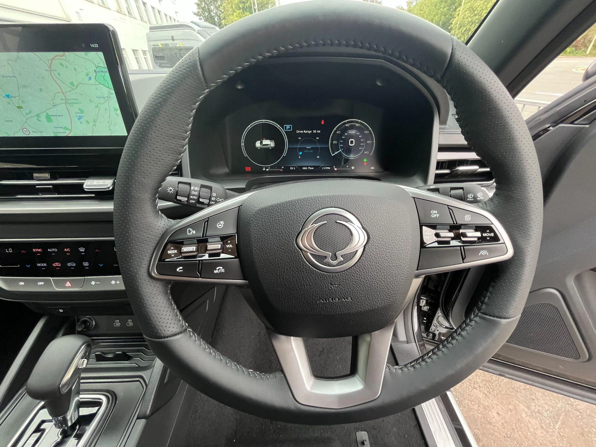 Vehicle image 25