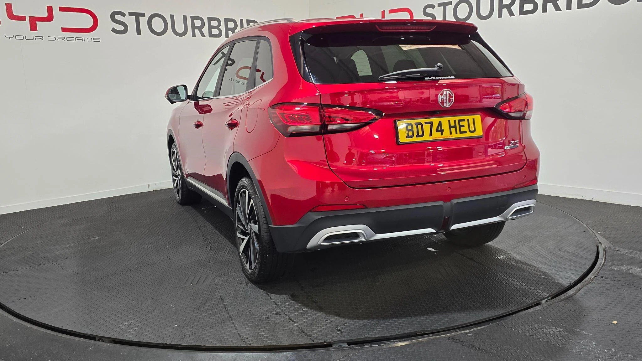 Vehicle image 10