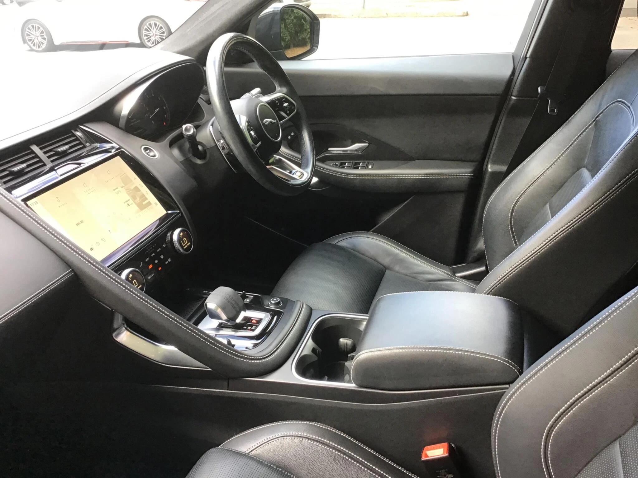Vehicle image 25
