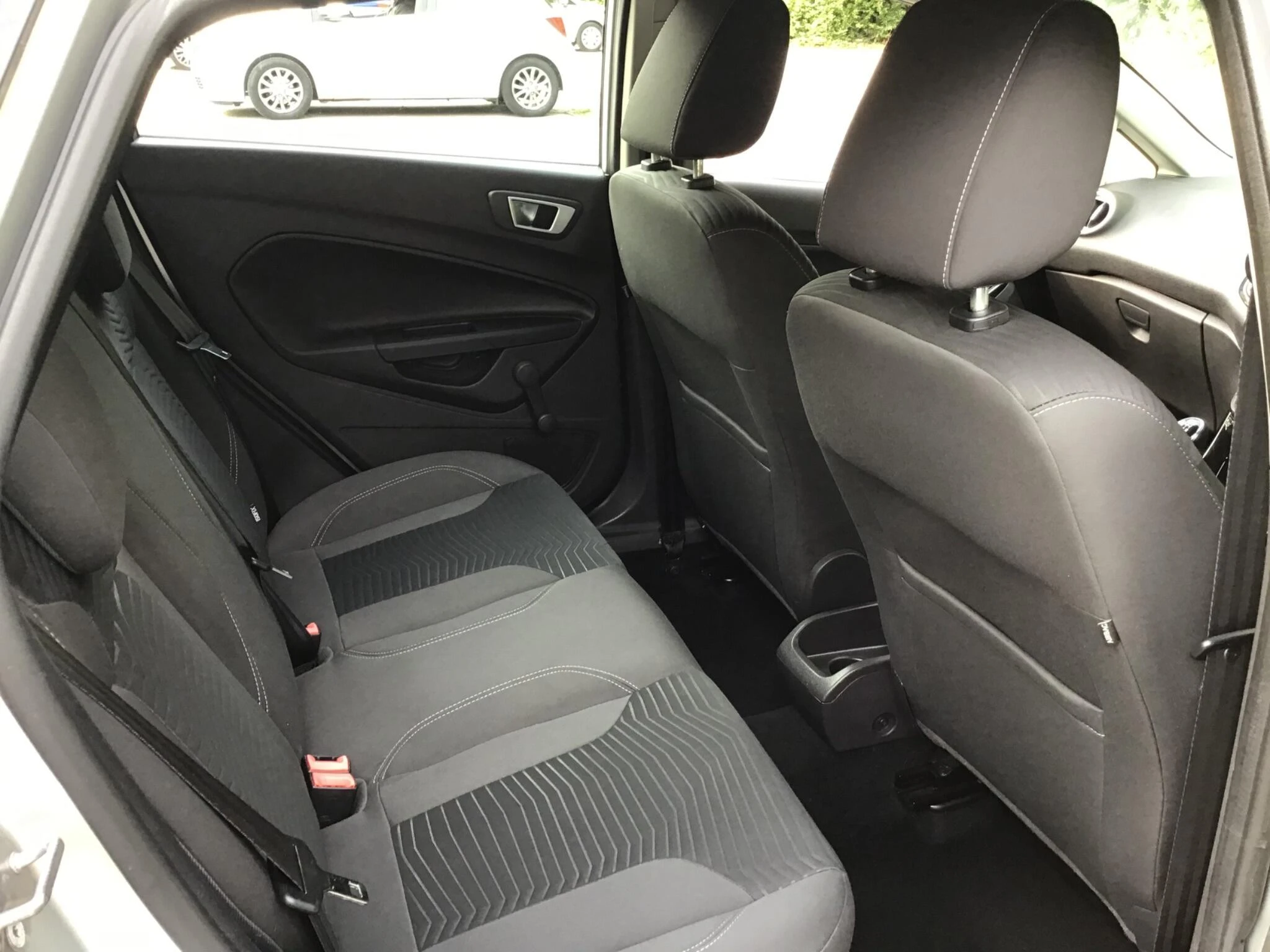 Vehicle image 28