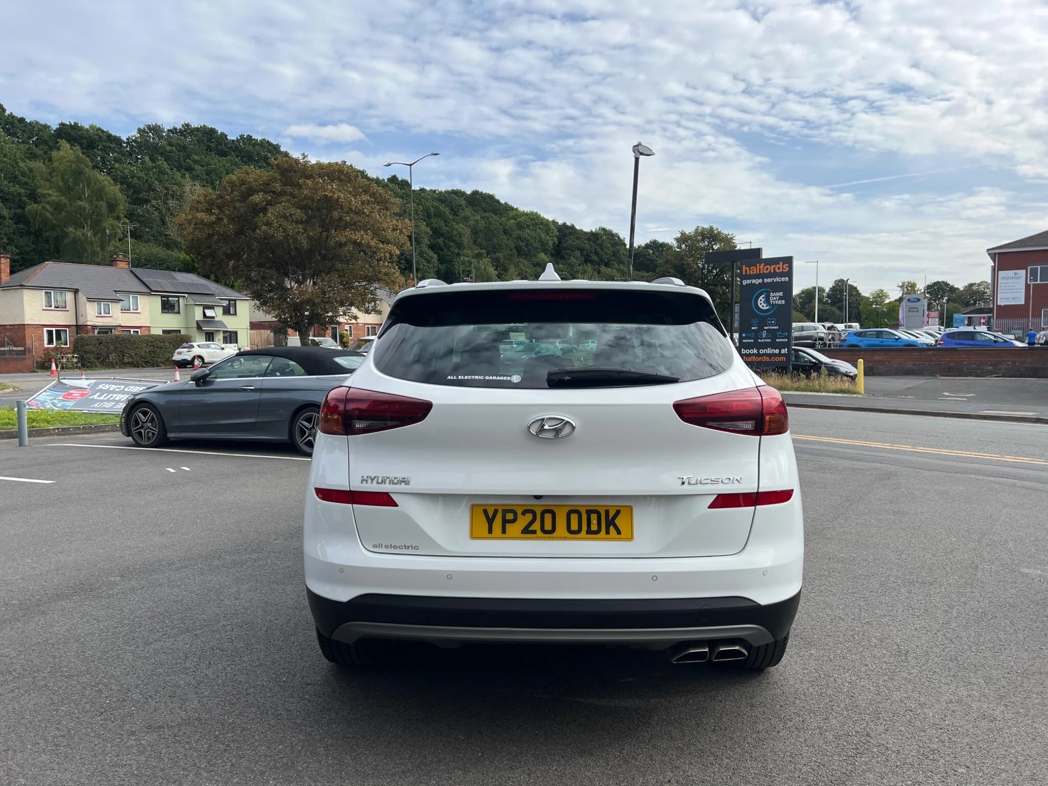 Vehicle image 13