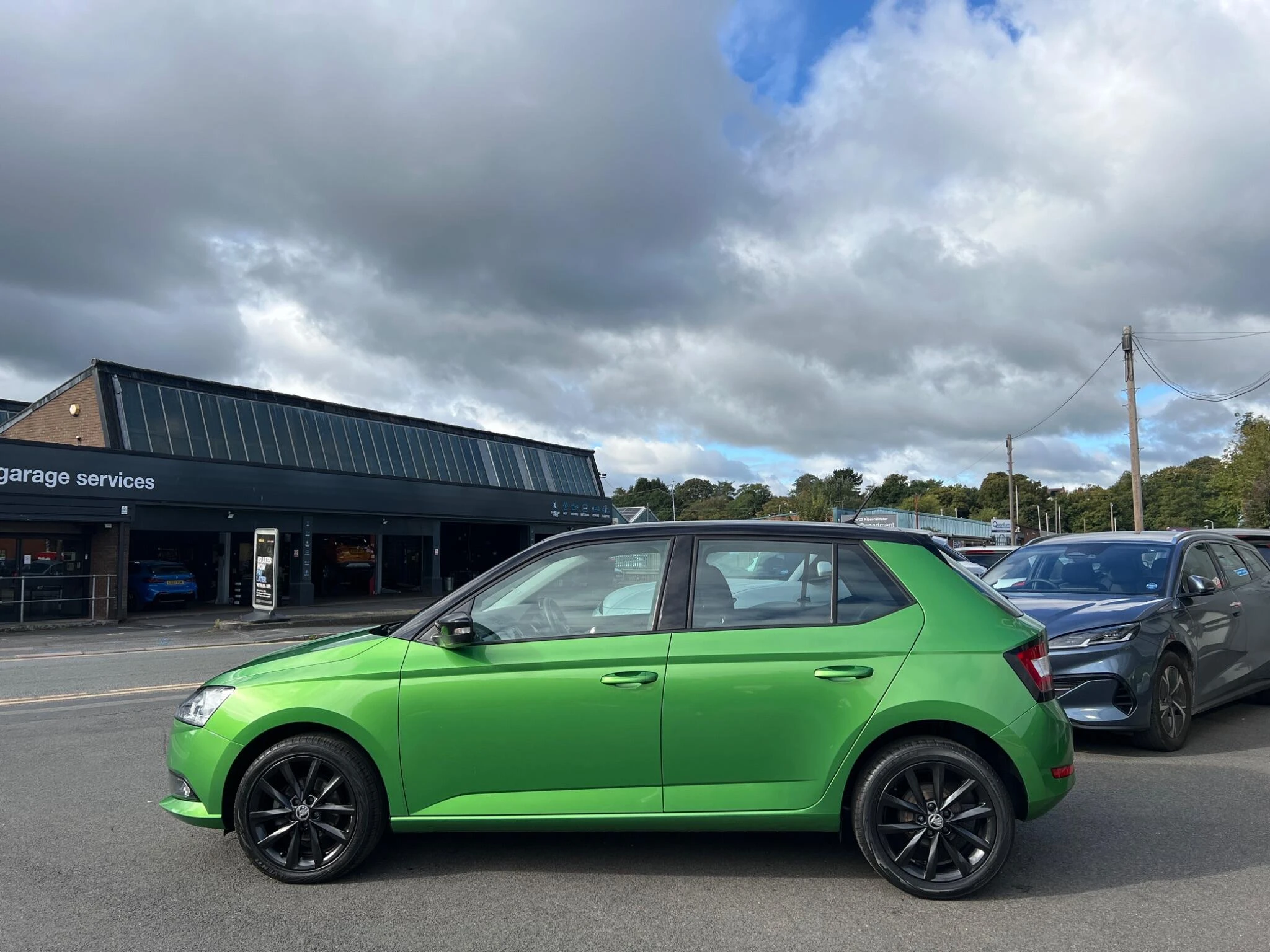 Vehicle image 11