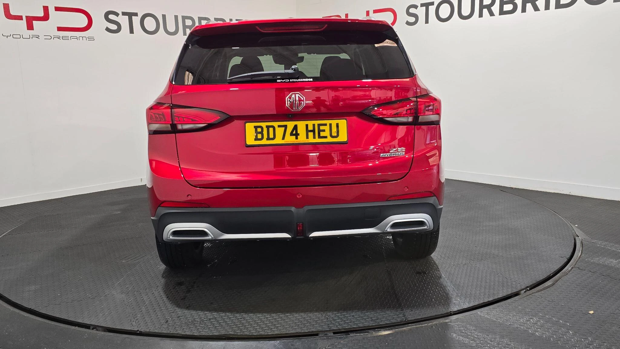 Vehicle image 13