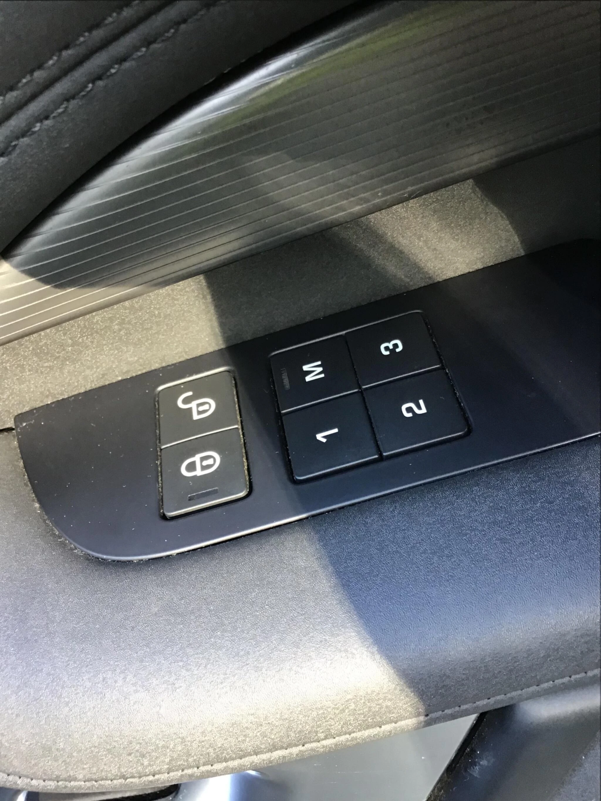 Vehicle image 48