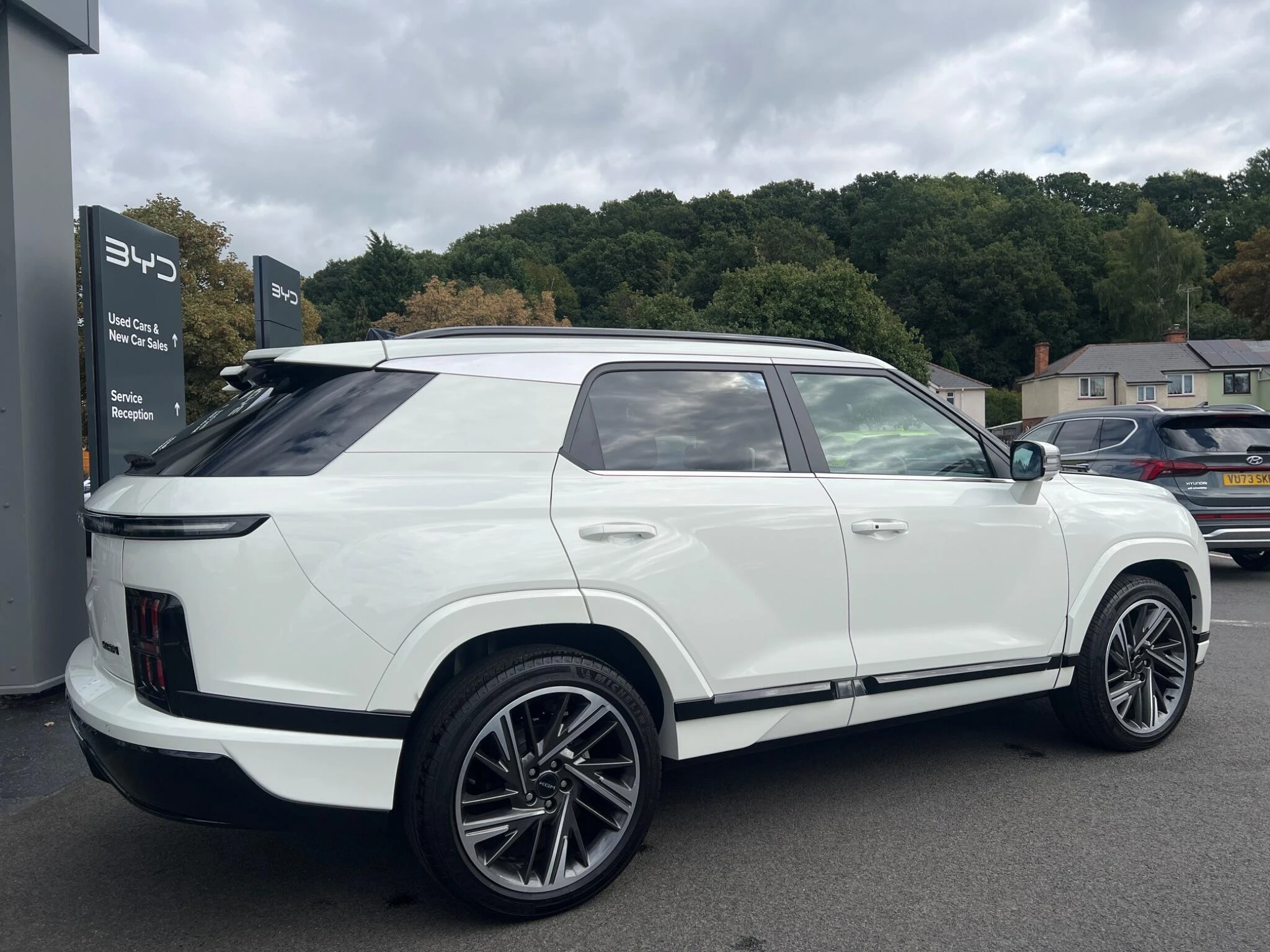 Vehicle image 14