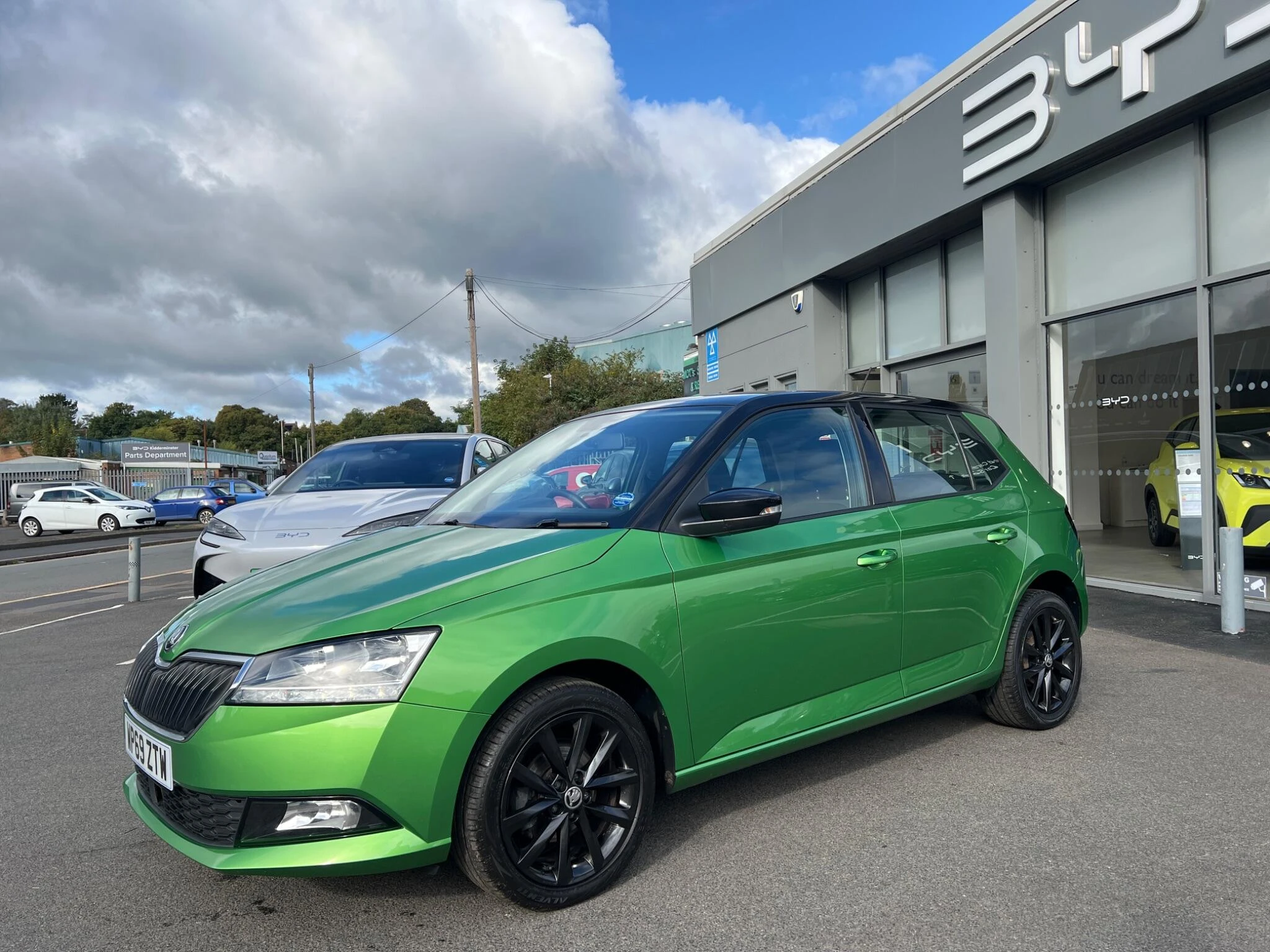 Vehicle image 8