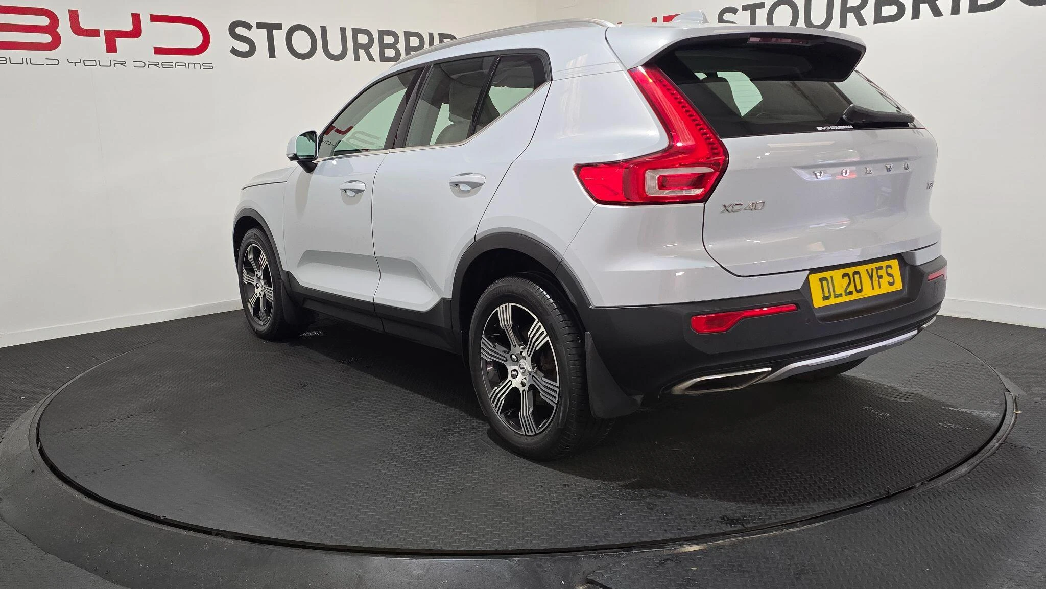 Vehicle image 9