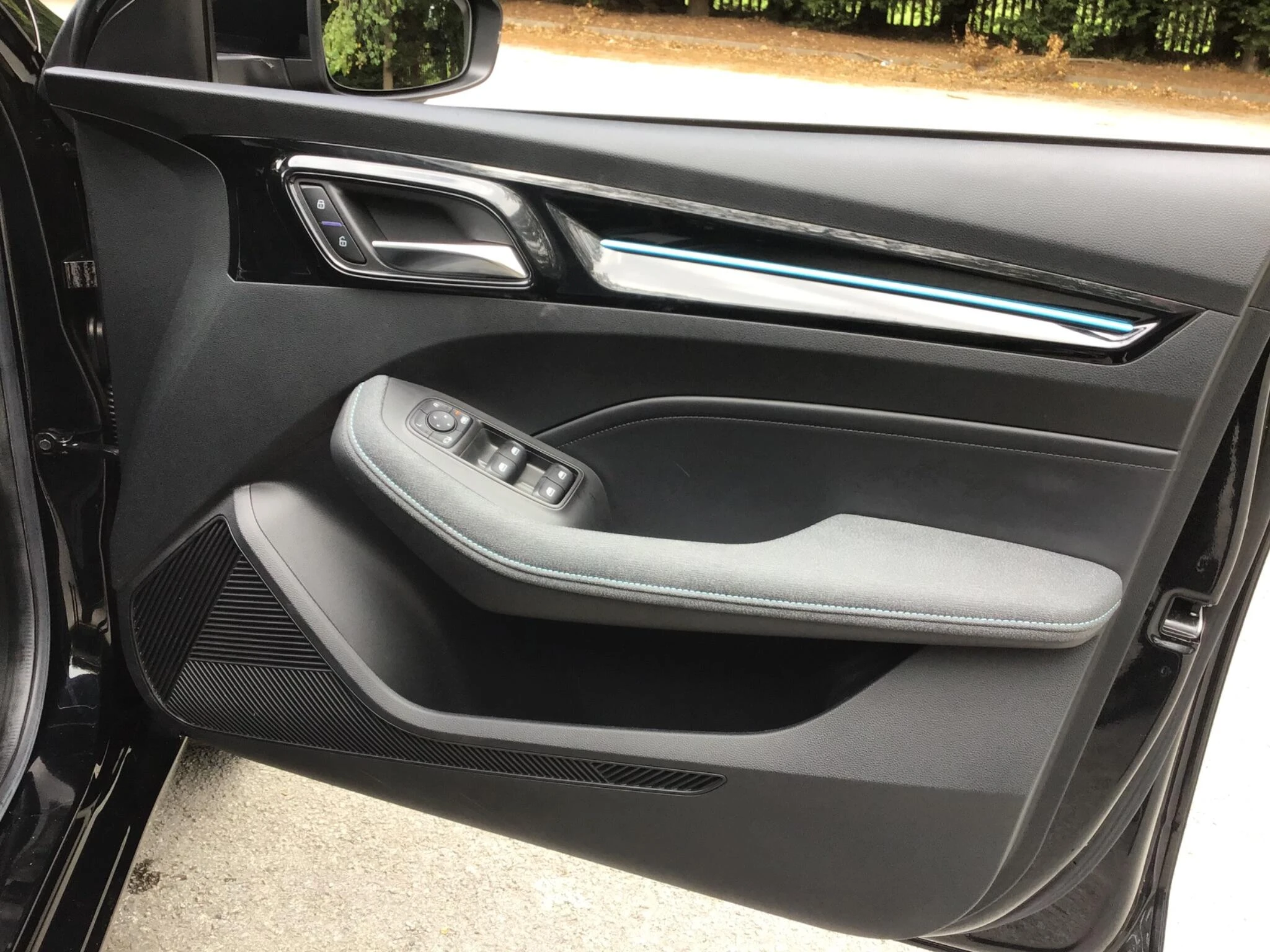 Vehicle image 34
