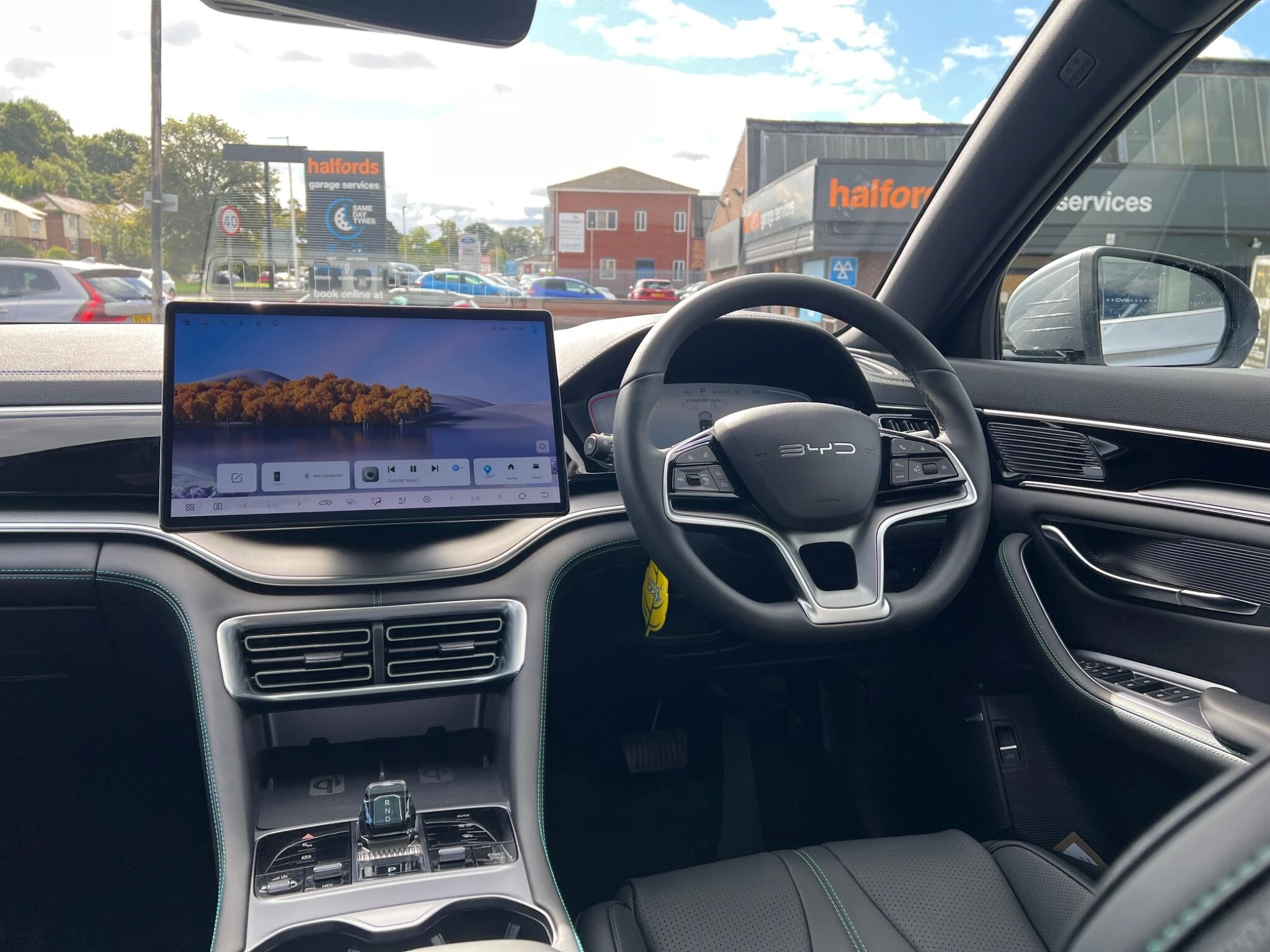 Vehicle image 17