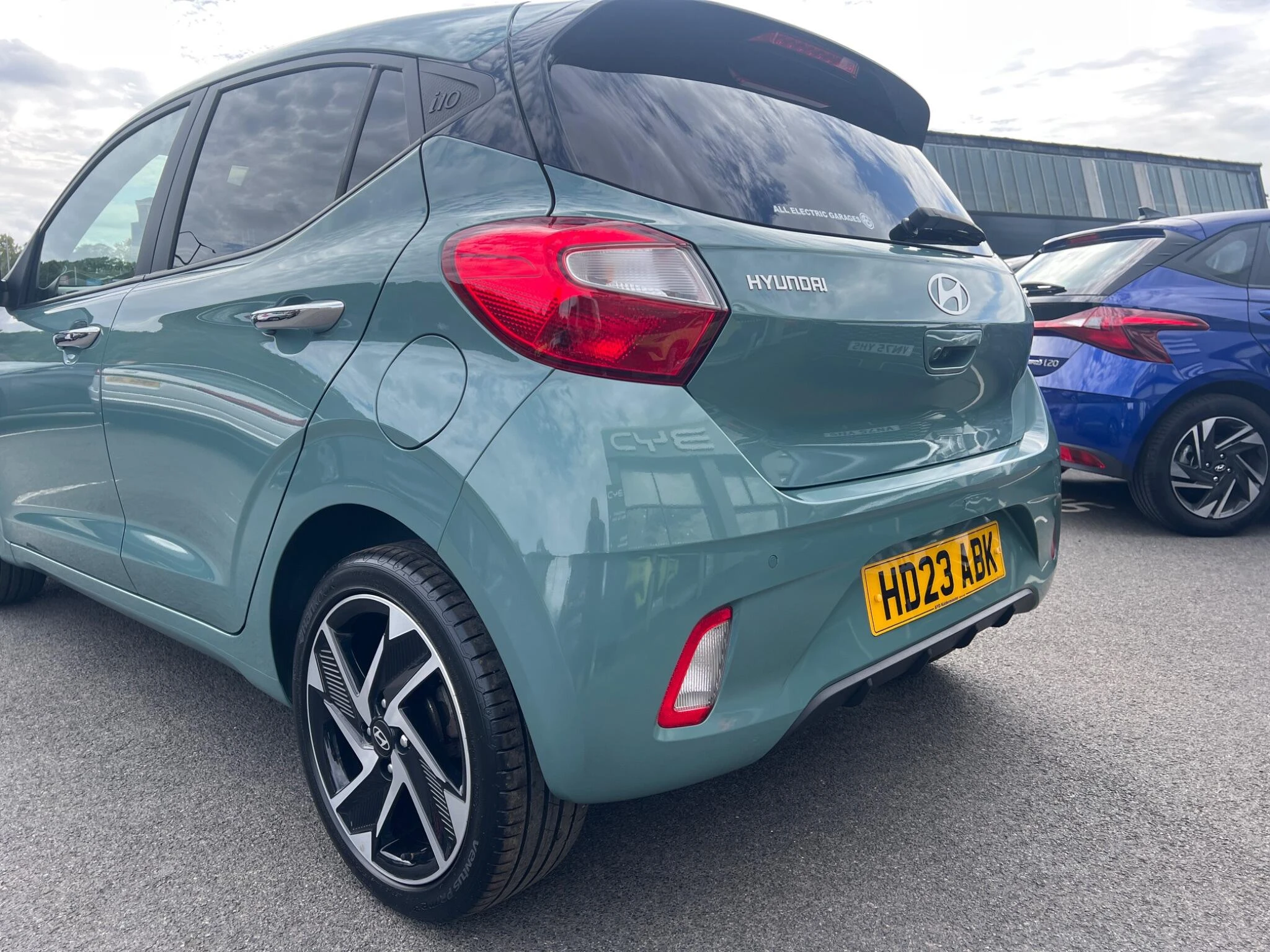 Vehicle image 9