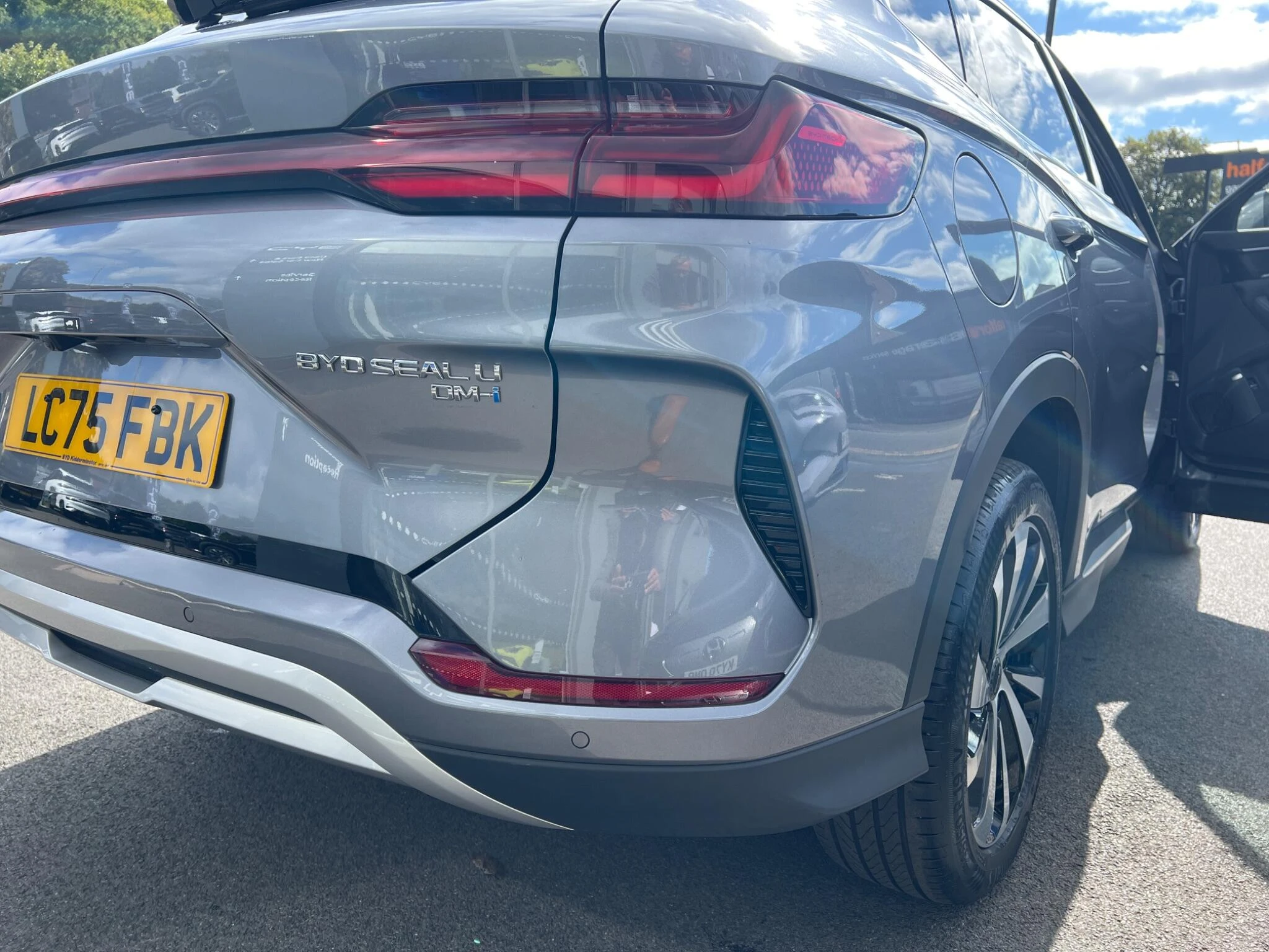 Vehicle image 60