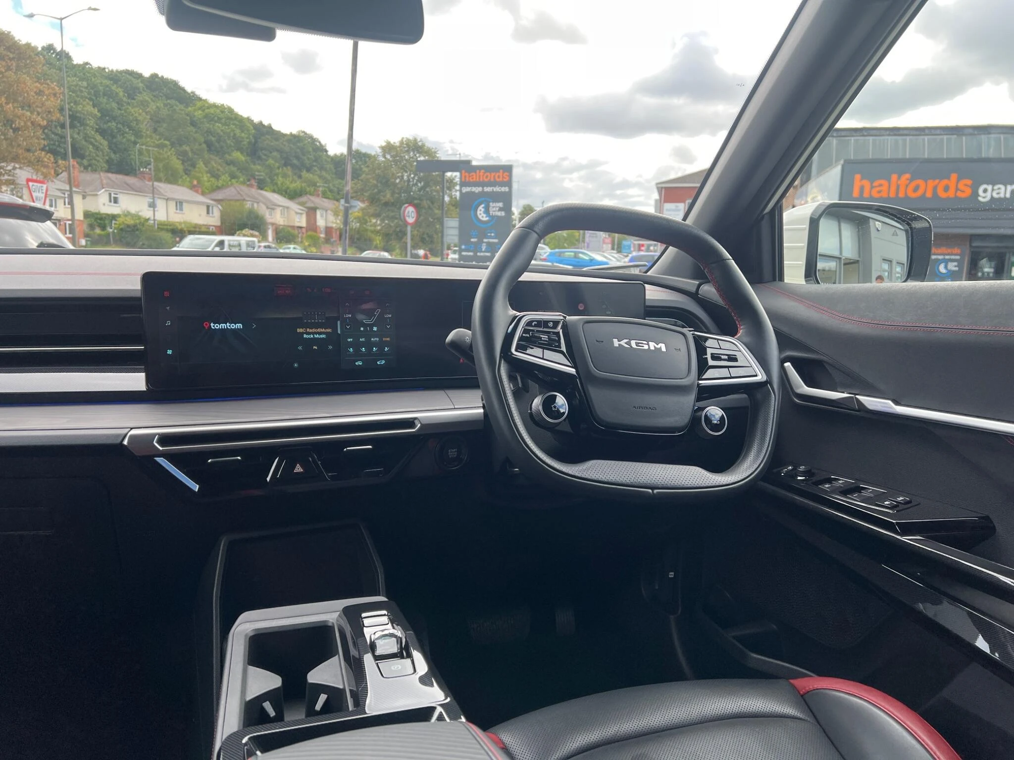 Vehicle image 17