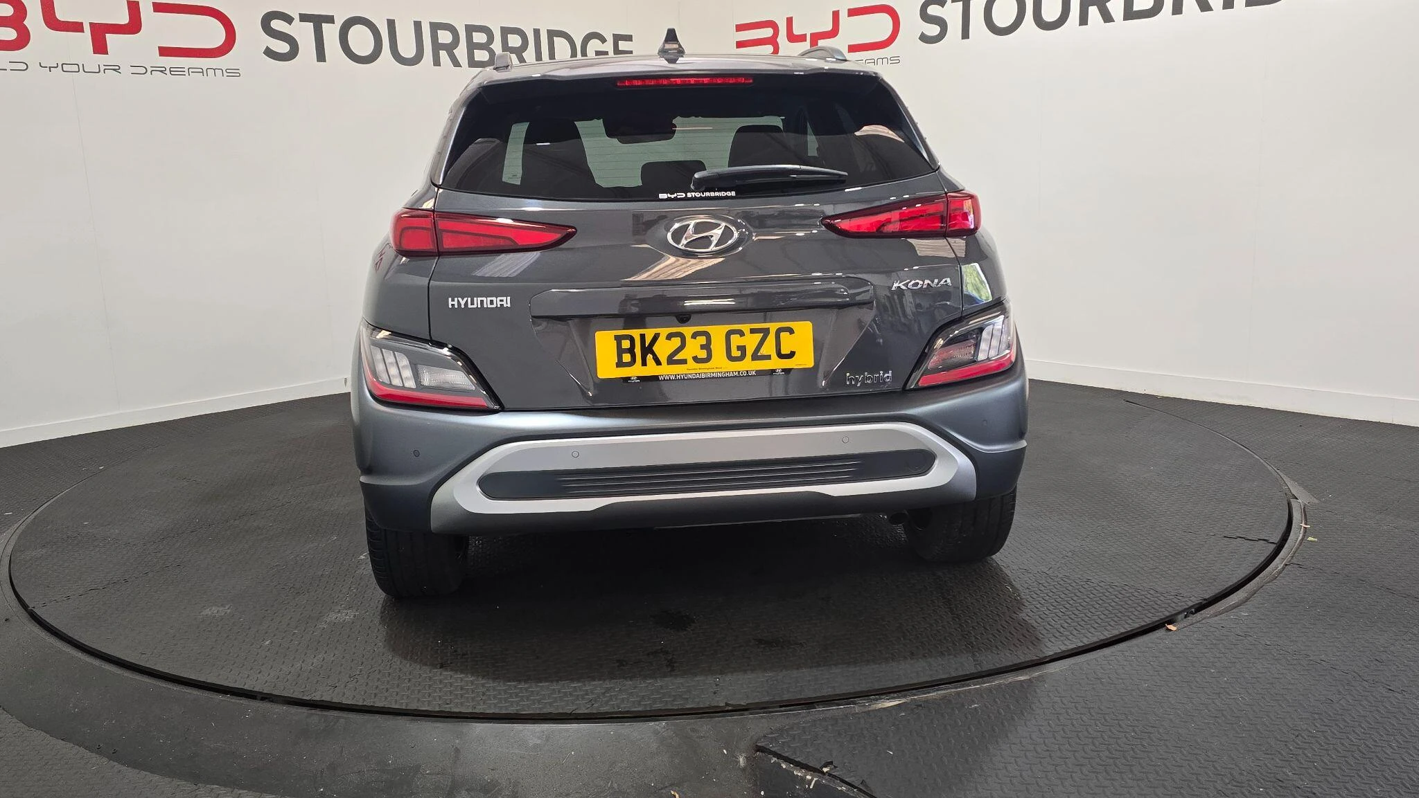 Vehicle image 13
