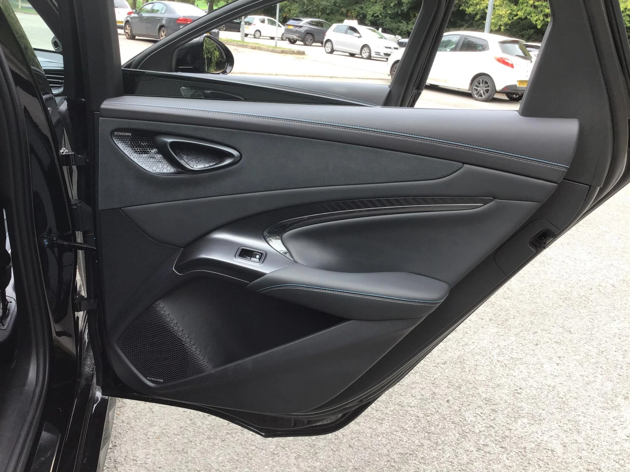 Vehicle image 31
