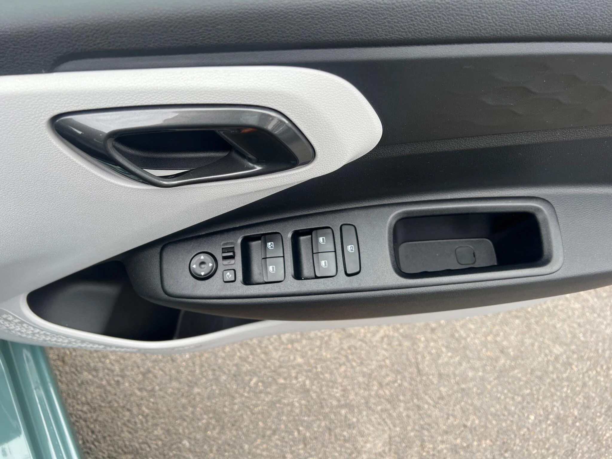 Vehicle image 48