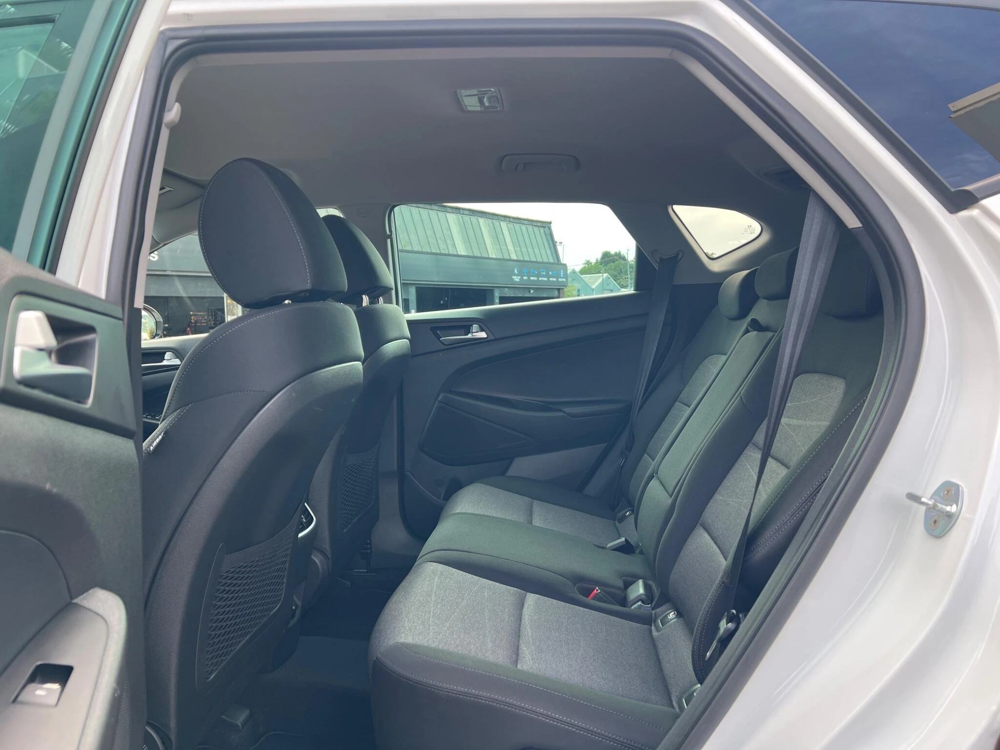 Vehicle image 25