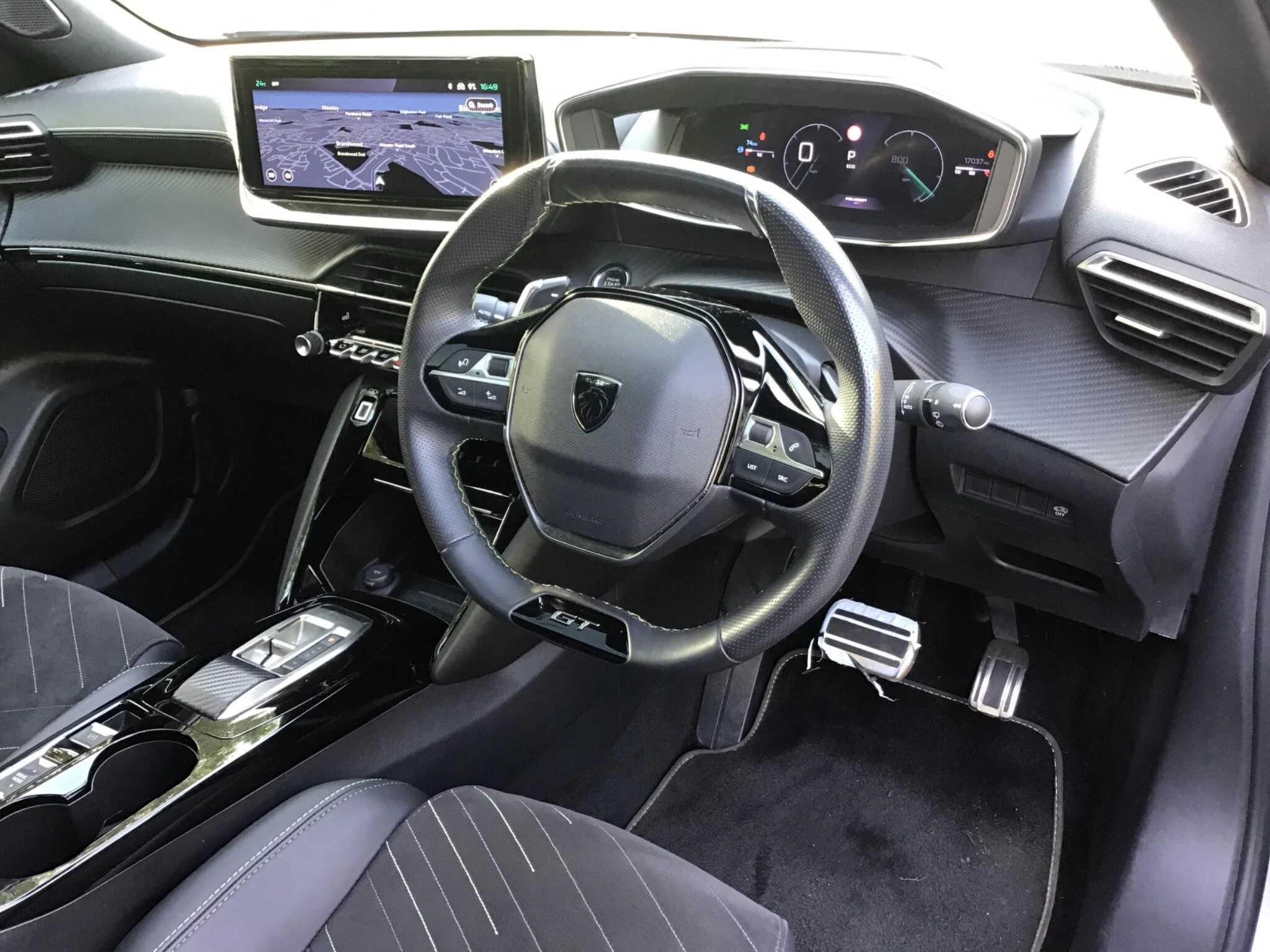 Vehicle image 14