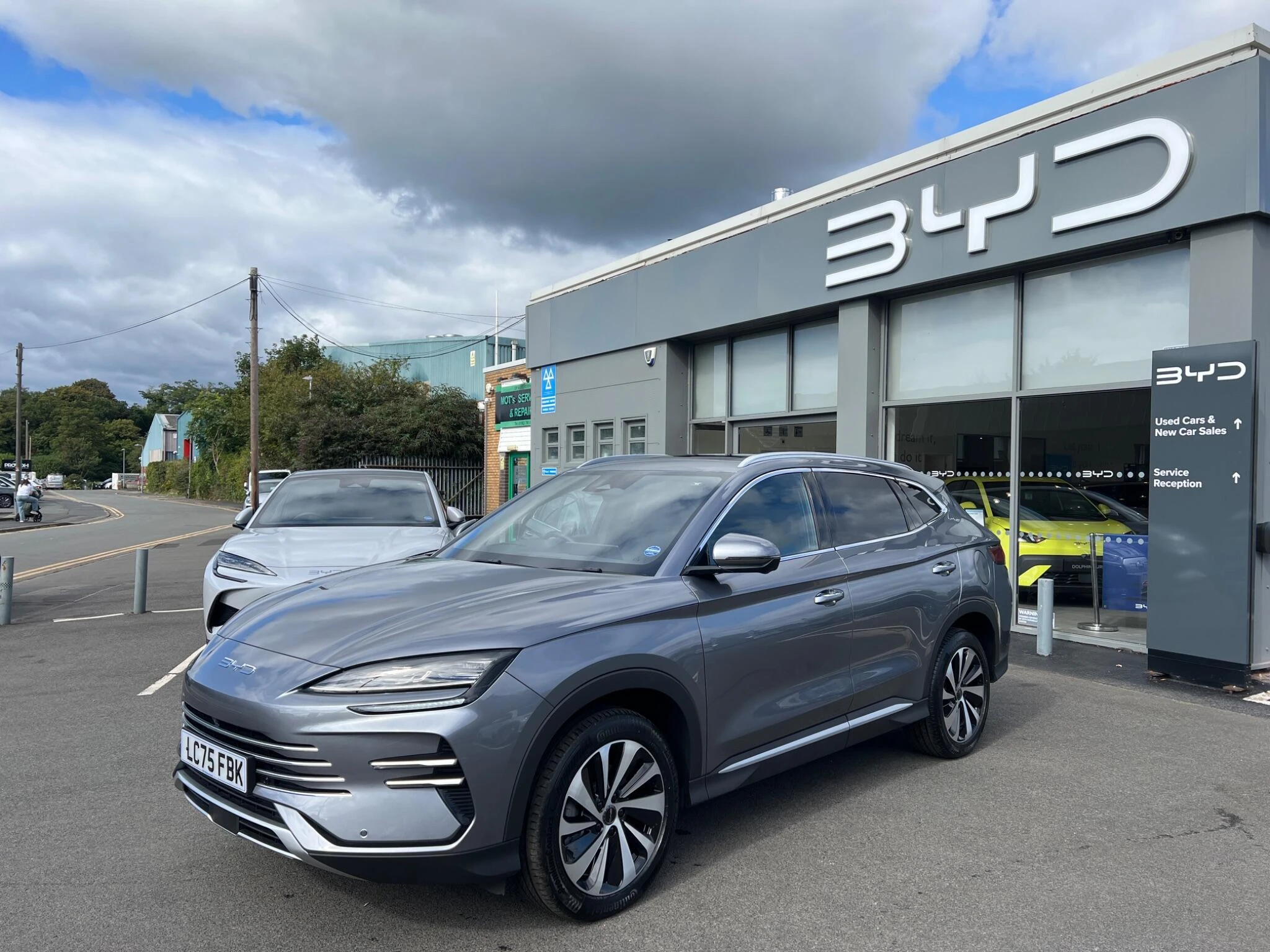 Vehicle image 3