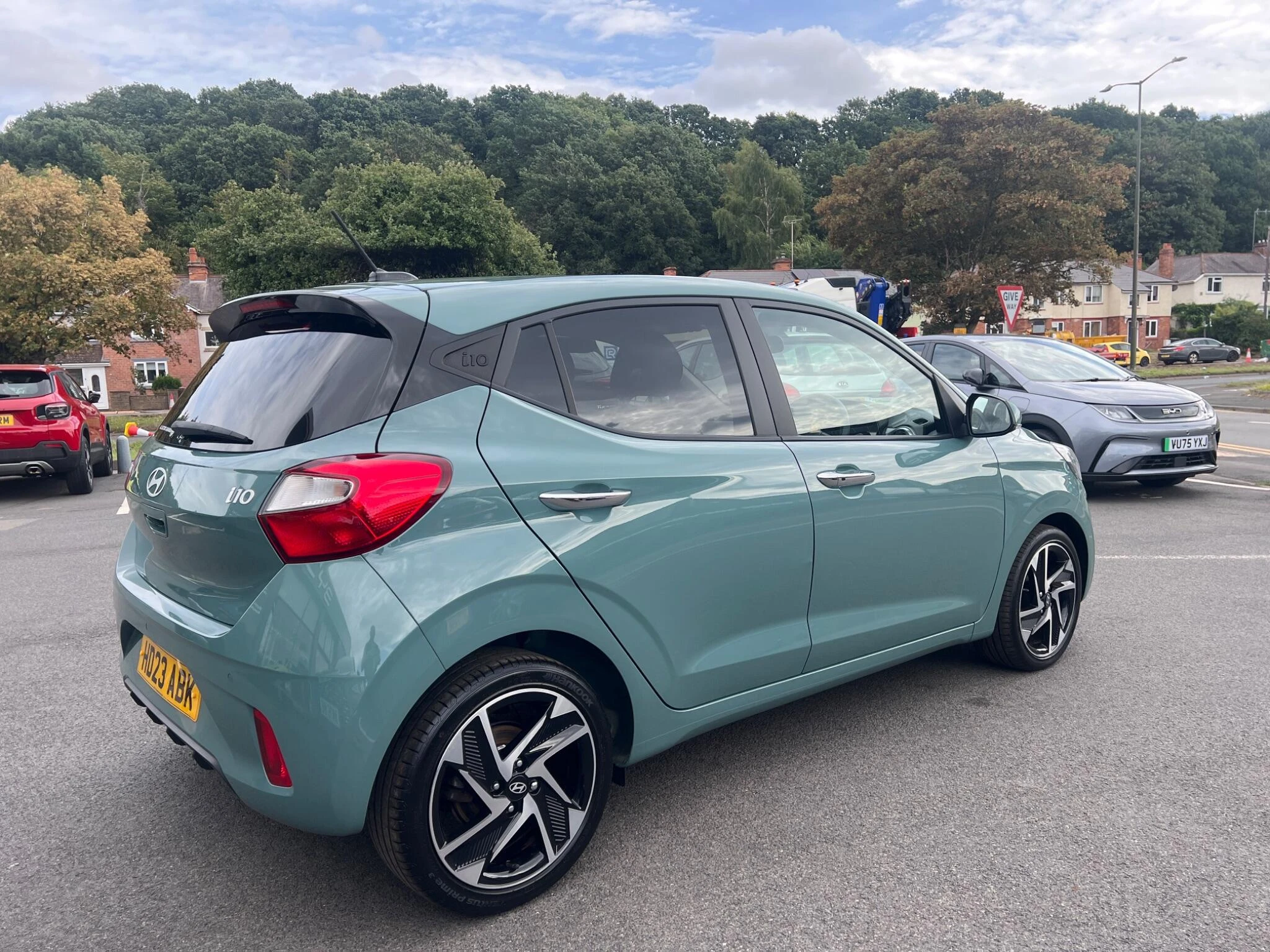 Vehicle image 13