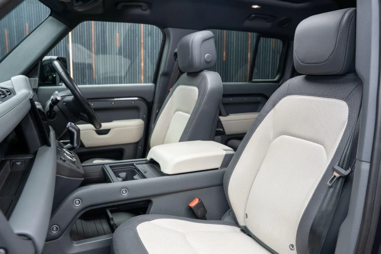 Vehicle Image 35