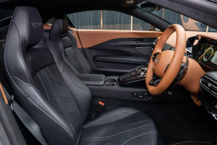 Vehicle Image 21