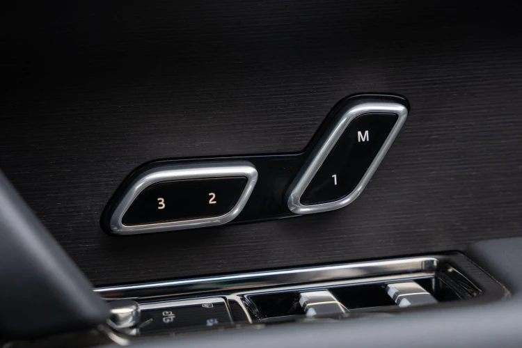 Vehicle Image 35