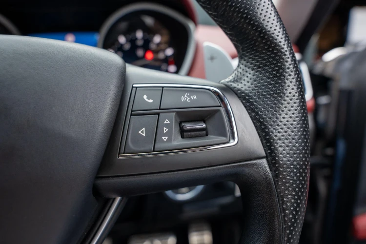 Vehicle Image 30