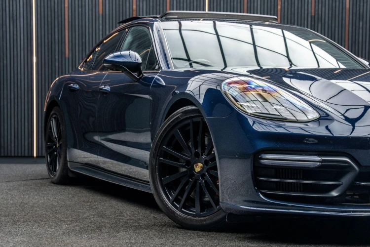 Vehicle Image 7