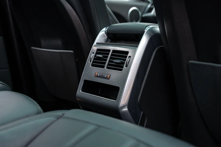Vehicle Image 16